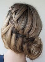 wieczorowe fryzury na wesele, albo idealne dla pieknych kobiet fryzury wesele numer zdjęcia z fryzurą to  13